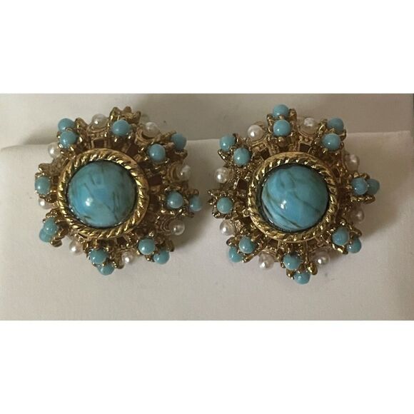 Vintage Baroque  Faux Pearl Turquoise clip on earrings - Picture 1 of 6